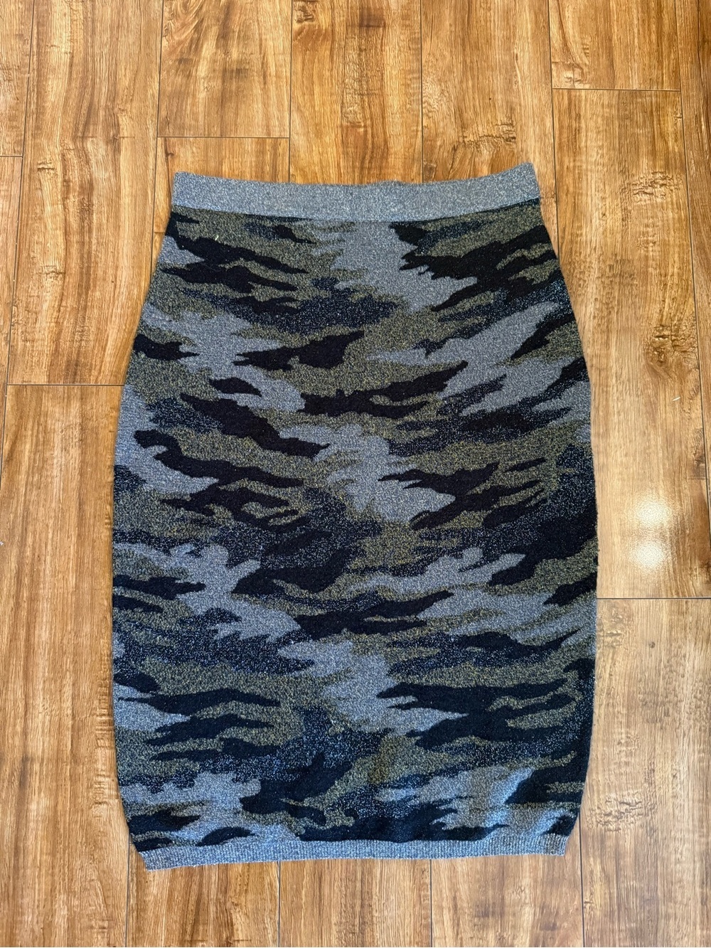 Jennifer Lopez Women’s Metallic Camouflage Pencil Skirt Gray Black Medium